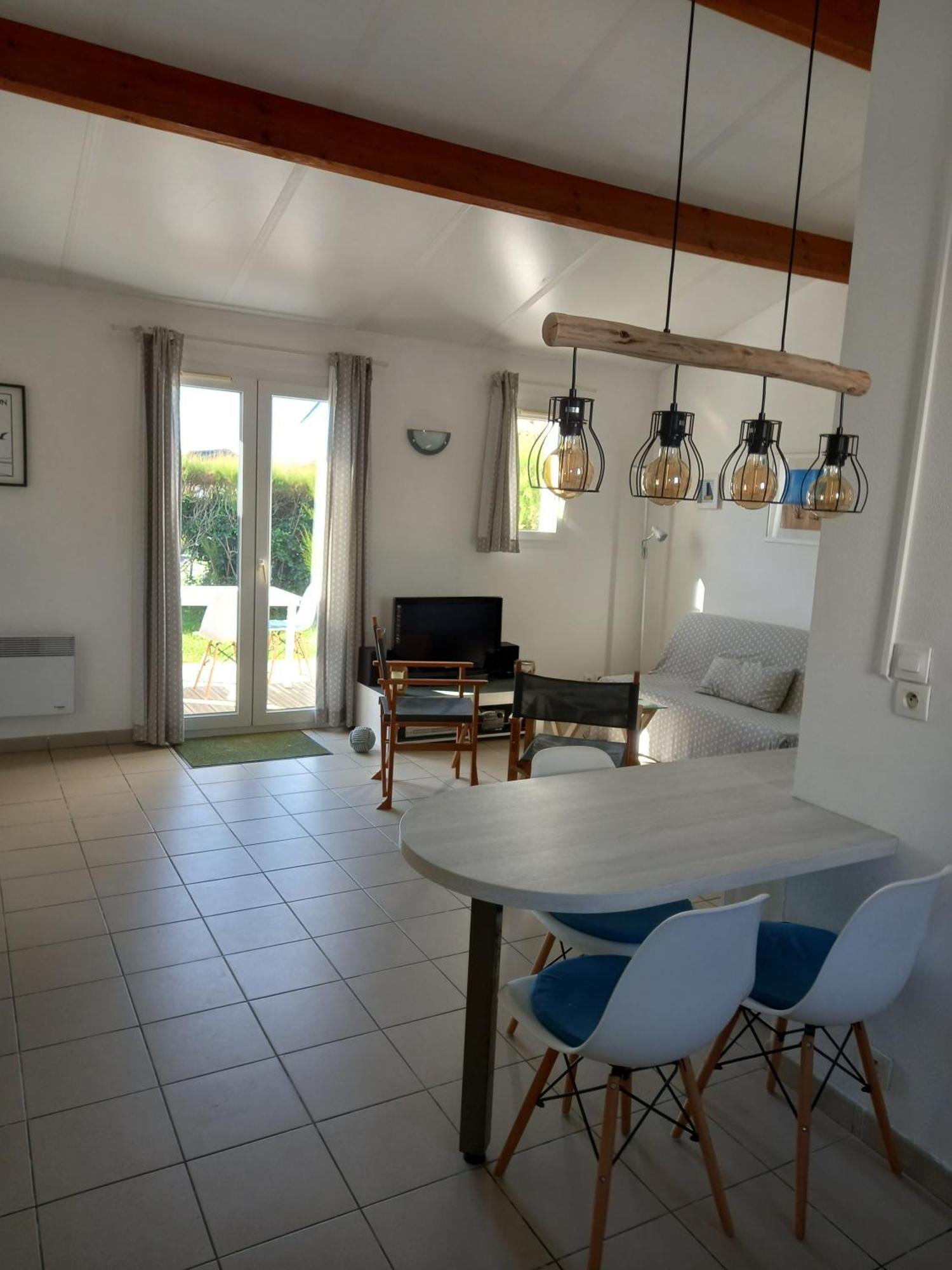 Maison Cosy Avec Piscine Partagee Le Château-dʼOléron Exterior foto