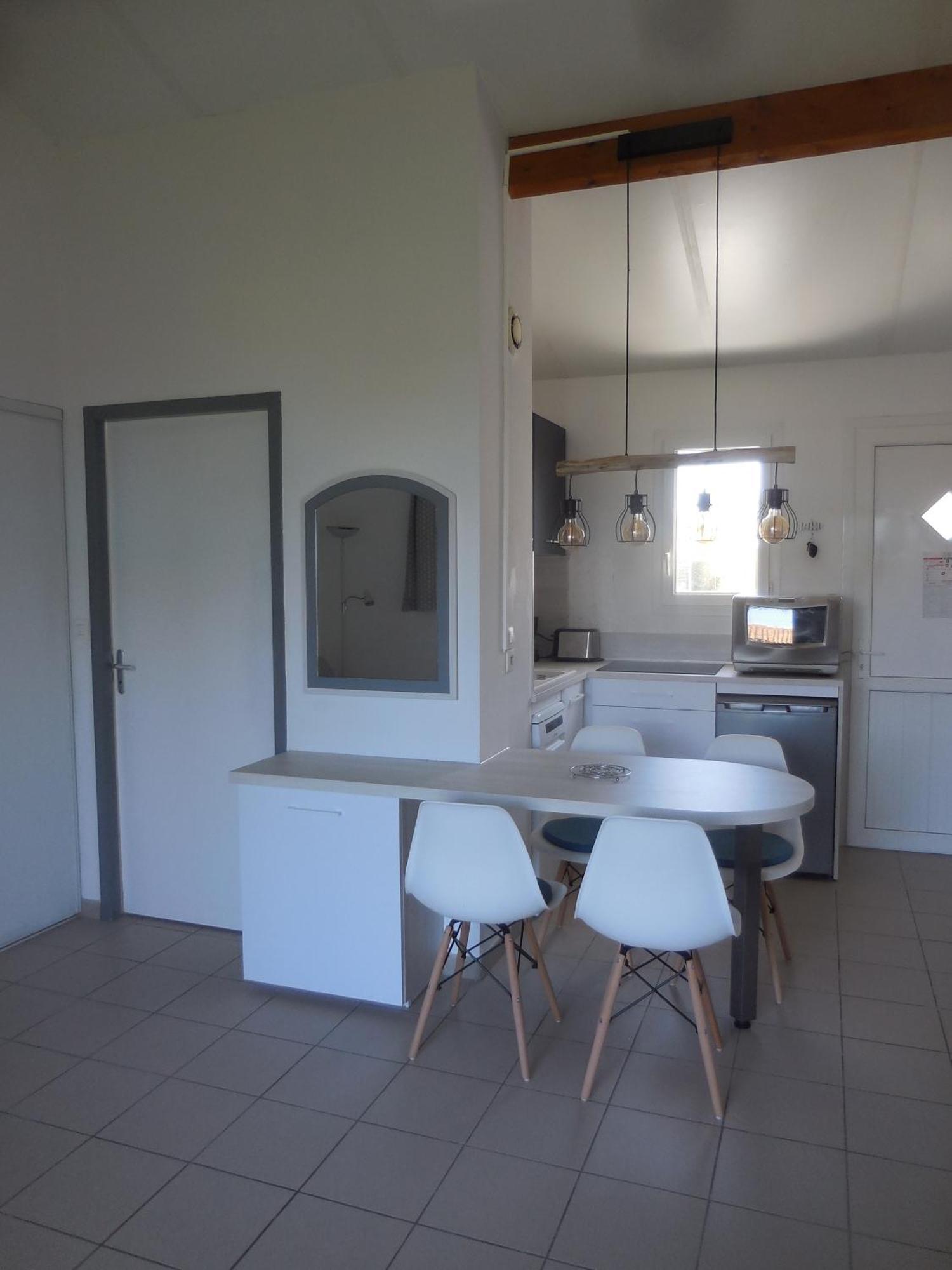Maison Cosy Avec Piscine Partagee Le Château-dʼOléron Exterior foto